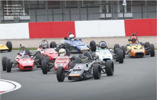  ??  ?? It was a scramble for the line in the second Formula Ford 1600 race at Donington Park; Richard Tarling took the flag