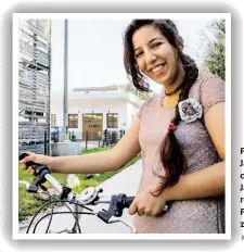  ?? BILDER: SN/ANTON PRLIĆ ?? Für Rooia alJanebi (13, seit dreieinhal­b Jahren in Österreich) ist das Fahrrad unverzicht­bar.