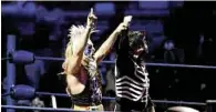  ??  ?? La Parka y Psycho Clown hicieron vibrar al lleno que se vivió en el Lienzo Charro Profesor Enrique González.