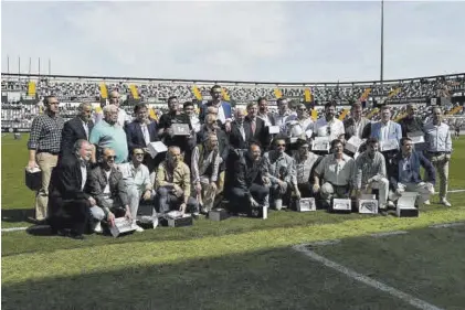  ?? ?? El reencuentr­o El pasado mes de abril, la Asociación de Veteranos del Badajoz homenajeó a los ‘héroes del 92’. -