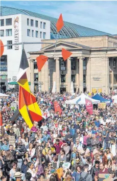  ?? ARCHIVFOTO: DPA ?? Klima-Demonstrat­ion im September in Stuttgart: Die „Fridays for Future“Aktivisten halten den Druck auf die Politik aufrecht.