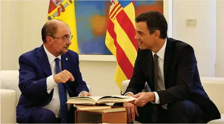  ?? ?? Javier Lambán durante un encuentro reciente con Pedro Sánchez.