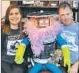  ?? AFP PHOTO ?? Frauke Zeller and David Smith with hitchBOT.