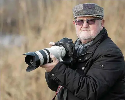  ?? Foto: Chris Karaba ?? Hobbyfotog­raf Erny Schweitzer: „Die Bewegung im Bild festzuhalt­en, hat mich stets fasziniert.“