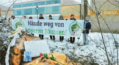  ?? Foto: Bernd Hohlen ?? Der Tennisclub Augsburg (TCA) darf auf seinem Gelände 25 Bäume entfernen. Dennoch gab es zuletzt Proteste von erbosten Bürgern.