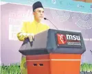  ??  ?? WIRA berucap pada majlis iftar MSU bersama anak yatim.