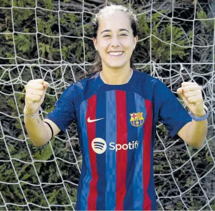  ?? DAVID RAMÍREZ ?? Nuria Rábano posa para SPORT antes de empezar su primera temporada como jugadora del FC Barcelona //