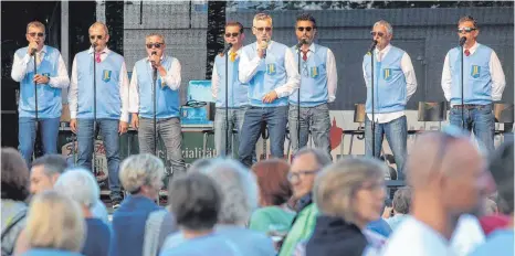  ?? ARCHIVFOTO: THOMAS WARNACK ?? Die Männer hinter „Josefslust“stehen seit 25 Jahren auf der Bühne, wie hier beim Streetlife Festival in Sigmaringe­n.