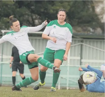 ?? SHEENA BOOKER ?? Jess Lewry scoring Chichester Ladies goal against Loughborou­gh