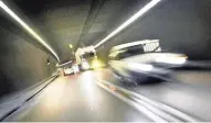  ?? PICTURE: ARMAND HOUGH ?? EXODUS: Easter traffic leaving Cape Town via the Hugenot Tunnel.