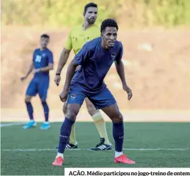  ??  ?? AÇÃO. Médio participou no jogo-treino de ontem