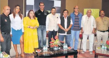  ?? PIC: DHEERAJ DHAWAN/HT ?? Rajesh Puri, Kashmira Shah, Delnaaz Irani, Rahul Bhuchar, Mukesh Bahadur Singh, Rakesh Bedi, Avtar Gill, Raman Kumar and Ajit ahead of their play Wrong Number to tbe staged in Lucknow on Friday.