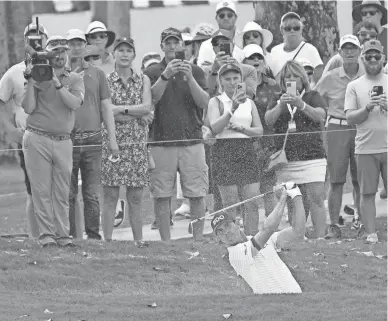  ?? JIM RASSOL/THE PALM BEACH POST / USA TODAY NETWORK ?? Billy Horschel blasts out of a fairway bunker on the ninth hole during the first round of the Honda Classic at PGA National on Thursday in Palm Beach Gardens, Florida.