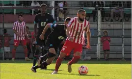  ?? (Photos Sy. M.) ?? Mehdi Kadi et les Cannois s’imposent face à L’OM grâce à une très bonne première période.