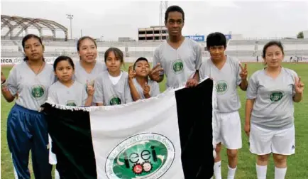  ??  ?? Thalía de Jesús, Jenny Potosí, Yadira Barrero, Naomi Merino, Alexis Quilca, José Gudiño, Bryan Guamán y Jenny Ajuma.