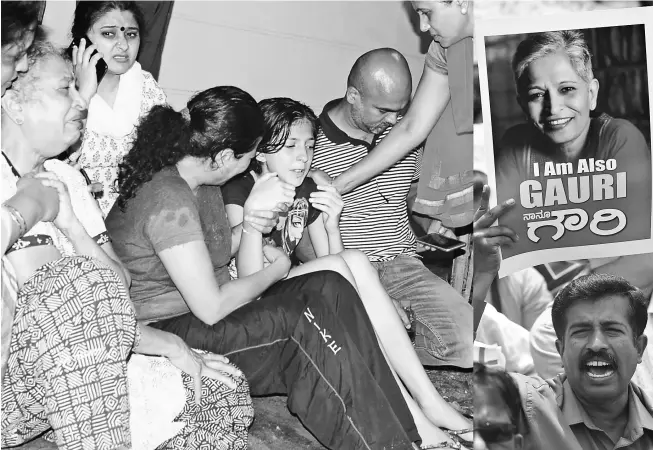  ?? — Gambar AFP ?? BERAKHIR KEJAM: Kombinasi gambar menunjukka­n ahli keluarga Lankesh meratapi kematianny­a di rumahnya di Bangalore, kelmarin manakala penunjuk perasaan membawa sepanduk memaparkan gambar mangsa ketika memprotes di Bangalore, semalam.