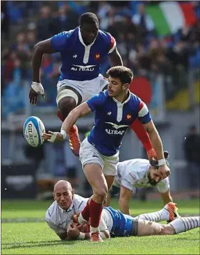  ??  ?? Romain Ntamack a été l’une des rares satisfacti­ons de ce Tournoi 2019.