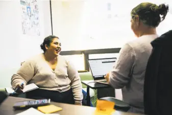  ?? Stephen Lam / Special to The Chronicle ?? Sondra Santana (left), case manager at the Huckleberr­y Community Assessment & Resource Center, meets with Program Director Stacy Sciortino, who leads the group’s Make It Right.