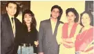  ?? ?? At home with Shah Rukh Khan and Gauri in 1992, along with Viveck’s mom and Shah Rukh’s sister Lala Rukh