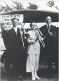  ??  ?? Winnipeg businessma­n A. H. Argue (right) started a travelling revival ministry with his children Watson and Zelma, 1920.