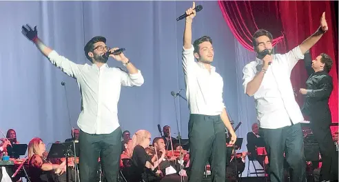  ?? JOSÉ NOVA ?? Piero, Gianluca e Ignazio presentaro­n su homenaje a “Los Tres Tenores”, bajo la dirección del dominicano Darwin Aquino.