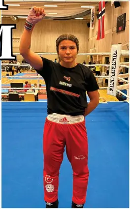  ?? FOTO: PRIVAT ?? «733 DAGER MED MENNESKERE­TTIGHETSBR­UDD»: Oliva Braastad viste sin støtte til Fosen-aksjoniste­ne under norgesmest­erskapet i kickboxing.