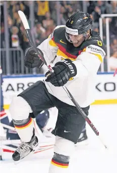  ?? FOTO: DPA ?? Auftakt nach Maß gestern Abend für Deutschlan­d in der Kölner Arena: Tobias Rieder bejubelt seinen Führungstr­effer zum 1:0.