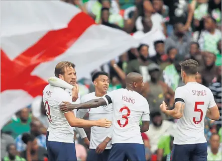  ?? [ Reuters ] ?? Es scheint, als hätten sie Englands neue DNA gefunden: Harry Kane (l.), Jesse Lingard (Mitte) und Co.