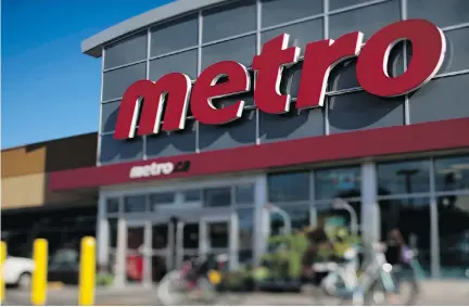  ?? BRENT LEWIN/BLOOMBERG FILES ?? Metro CEO Eric La Flèche says the grocer will be boosting its e-commerce service, reducing hours at some stores, and enhancing productivi­ty. Metro expects to incur $45 million to $50 million in extra costs in 2018 from the minimum wage hike in Ontario.