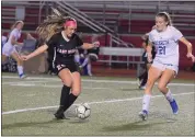  ?? AUSTIN HERTZOG – MNG ?? Boyertown’s Emma Beidler plays a pass forward against Nazareth Tuesday.