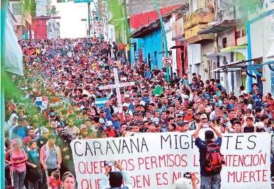 Unos 7.000 migrantes salen en caravana desde la frontera sur de México