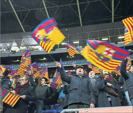  ?? FOTO: MANEL MONTILLA ?? La afición no podrá acudir al Camp Nou de momento, pero sí podrá poner su voz en el himno