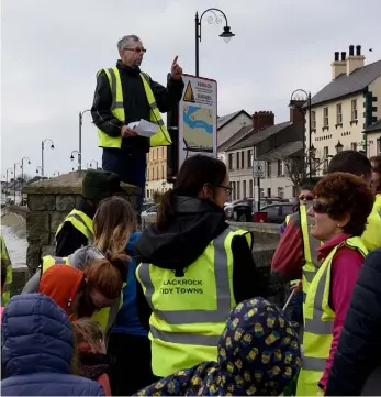  ??  ?? Making a Point....John Horan at the Spring Clean held in Blackrock