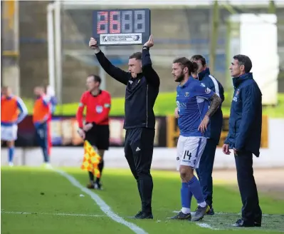  ??  ?? Homecoming Stevie May gets set to enter the action after signing for the club again on Friday