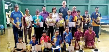  ??  ?? All winners and runners-up with officials and Chief Guest Glenn Tepper, Deputy Executive Officer of ITTF