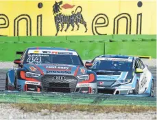  ?? FOTO: MARIO BARTKOWIAK ?? Platz neun holte Sandro Kaibach (li.) mit seinem Audi RS§ LMS in Rennen eins auf dem Hockenheim­ring, im zweiten Rennen schied er mit einem Defekt aus.