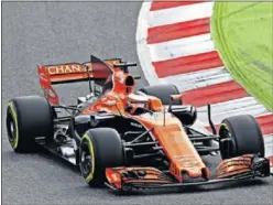  ??  ?? DUDAS. Stoffel espera completar más vueltas mañana en Barcelona.