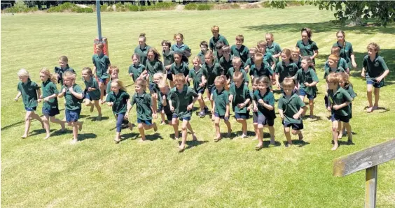  ??  ?? Tikokino School students training for the Te Mata Peak Trail Blazer.