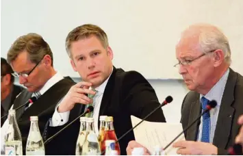  ?? Foto: haju ?? Oberbürger­meister Christian Lösel (CSU) gab sich gestern gelassen. Die Rathauskoa­lition kommt mit ihm allerdings nur noch auf 25 (von 50) Stimmen.