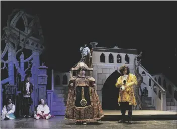  ?? EXANDRA ZARAGOZA PHOTO AL- ?? SAVAPA students rehearse for their performanc­e of “Beauty and the Beast.”