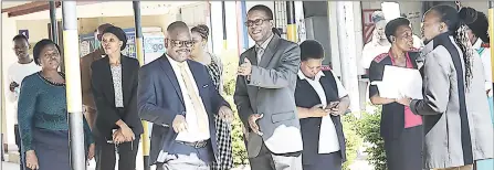  ?? (Courtesy Pics) ?? Some officials from the Ministry of Health, with personnel under the Eswatini Nazarene Health Institutio­ns (ENHI) at the Raleigh Fitkin Memorial (RFM) Hospital, during a tour yesterday.