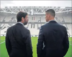  ??  ?? Andrea Agnelli y Cristiano, en el Juventus Stadium.