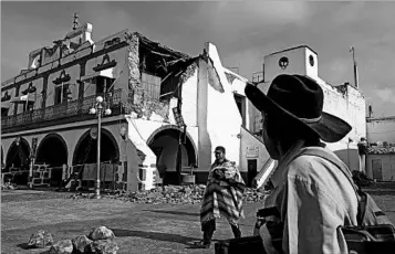  ?? GARY CORONADO/LOS ANGELES TIMES ?? The magnitude 7.1 earthquake Sept. 19 caused the clock tower to collapse at the iconic town hall in Jojutla, Mexico.