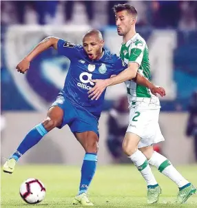  ??  ?? Brahimi não esteve ao seu nível e voltou a ser substituíd­o