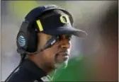  ?? MARK J. TERRILL — THE ASSOCIATED PRESS FILE ?? Oregon head coach Willie Taggart looks on from the sideline duringa game against UCLA in Pasadena