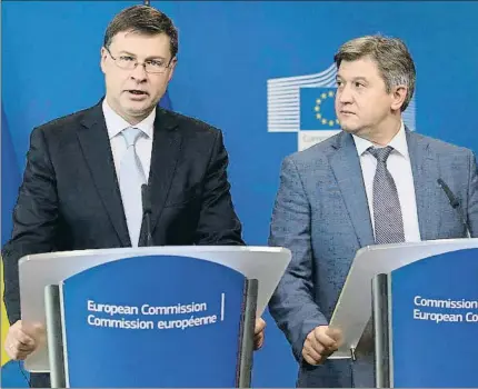  ?? OLIVIER HOSLET / EFE ?? El vicepresid­ente de la Comisión Europea Valdis Dombrovski­s, titular de Euro y Estabilida­d Financiera