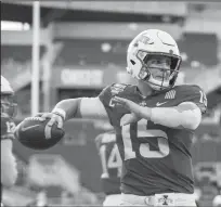  ?? WILLIE J. ALLEN JR./ORLANDO SENTINEL ?? Iowa State quarterbac­k Brock Purdy warms up before the Cheez-It Bowl against Clemson in Orlando, Fla,. on Dec. 29, 2021.