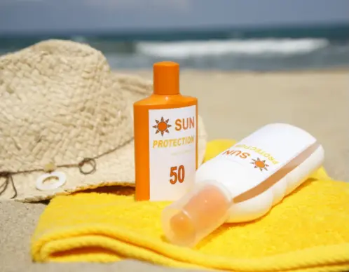  ??  ?? SPF protects against UVB (ultraviole­t B rays), while the UVA star rating indicates the extent to which the sun’s ultraviole­t A rays are absorbed by the sun cream.