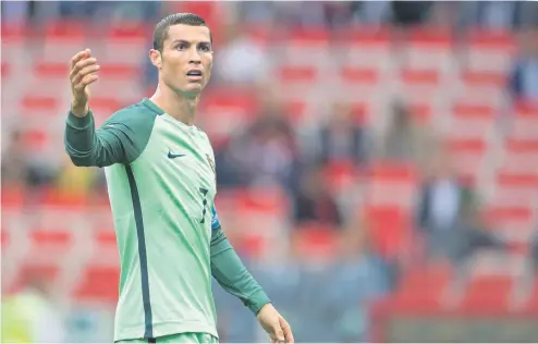  ?? FOTO: DPA ?? Beim Confed-Cup in Russland hat Cristiano Ronaldo alles im Griff. Zweimal wurde er zum besten Spieler des Spiels gewählt.