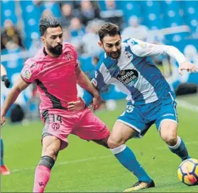  ?? FOTO: EFE ?? Ivi y Adrián López, dos de los goleadores de un bonito partido entre Dépor y Levante